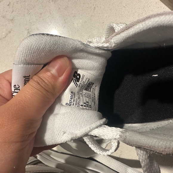 Decluttering my closet. Moving to a new house - Picture 3 of 3